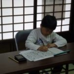 馬頭院での写経の様子